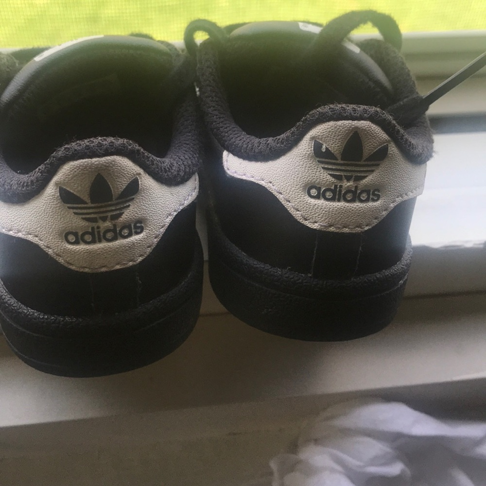 Adidas shell toe size 6 - Picture 4 of 4
